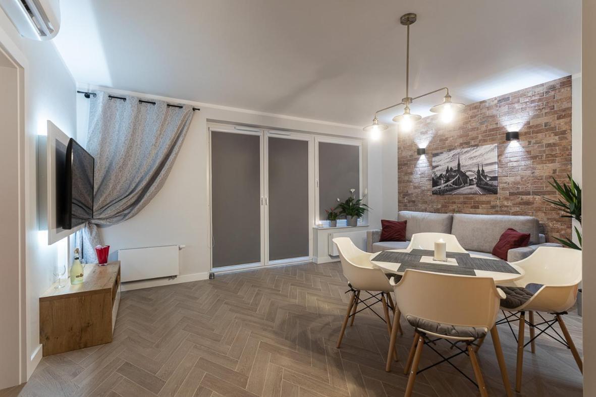 B&W Luxurious Apartment In The Center Of 弗罗茨瓦夫 外观 照片